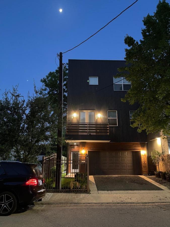 N-E-G Skai Midtown Of Houston Villa Exterior photo