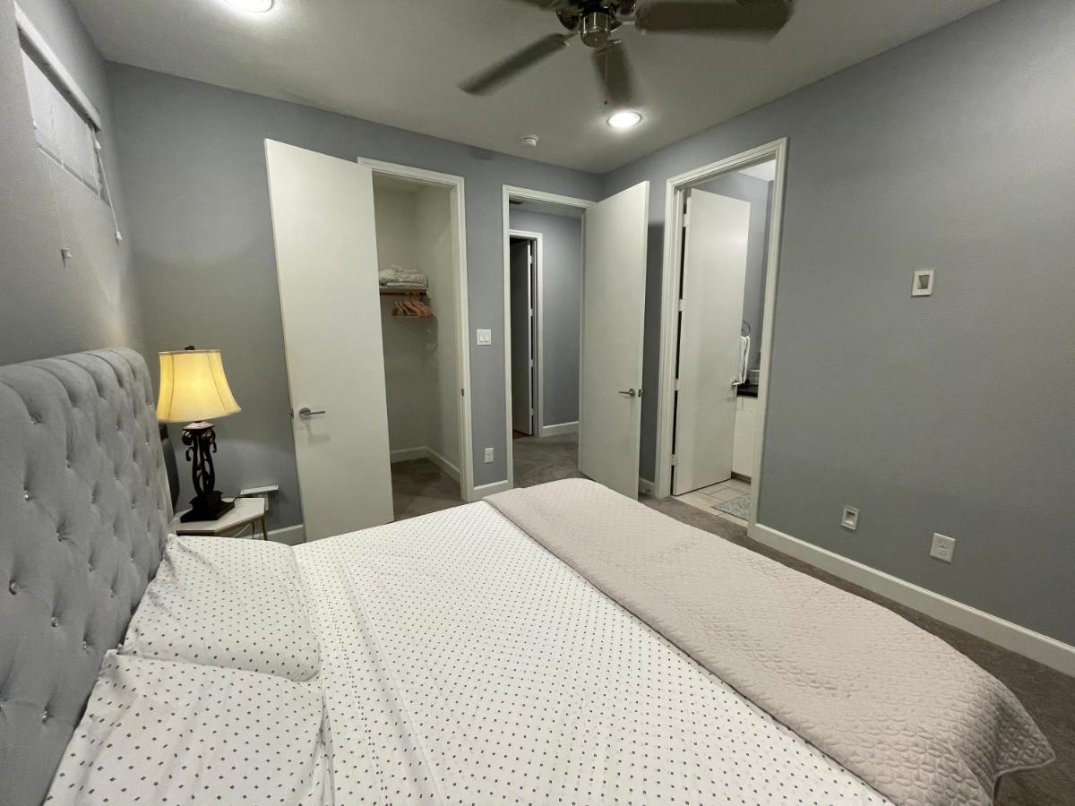 N-E-G Skai Midtown Of Houston Villa Exterior photo