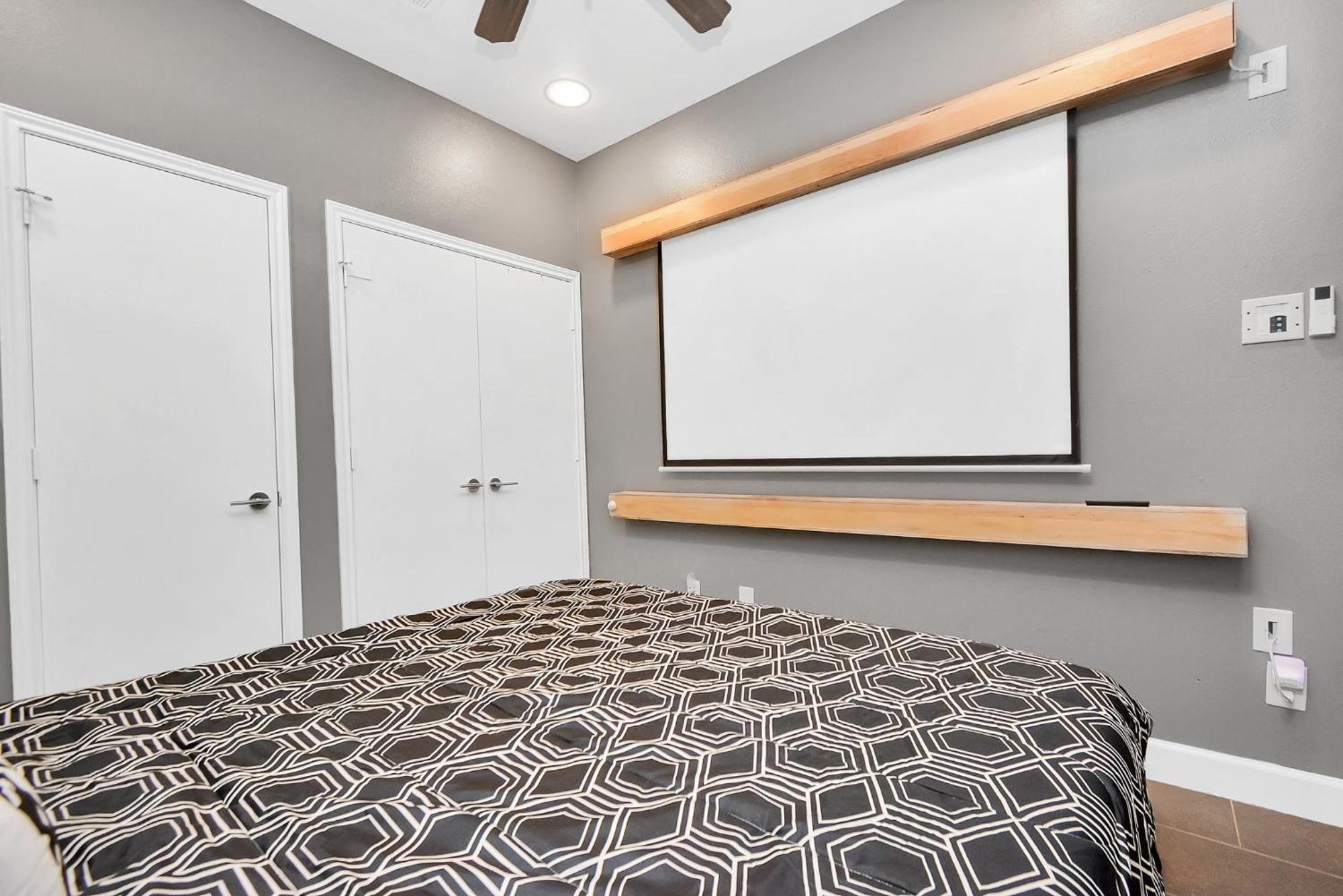 N-E-G Skai Midtown Of Houston Villa Exterior photo